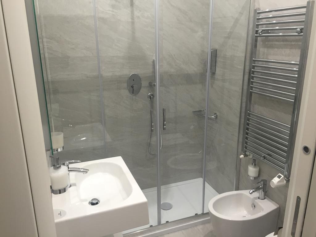 Camera Doppia con Letti Singoli con Bagno
